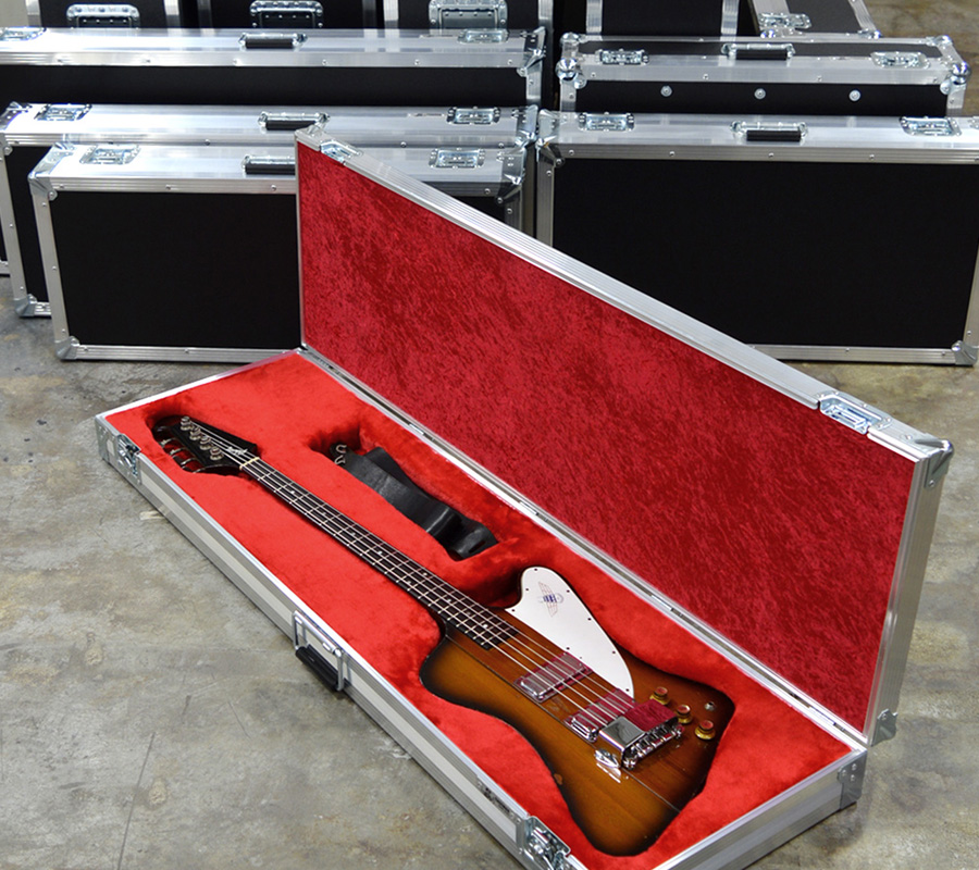 1974 Gibson Thunderbird bass guitar flight case by Caseman.